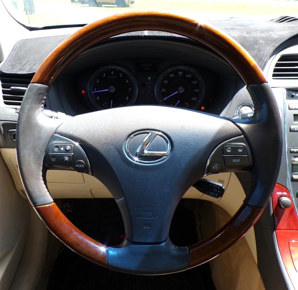 Lexus ES 350 Sedan 2011