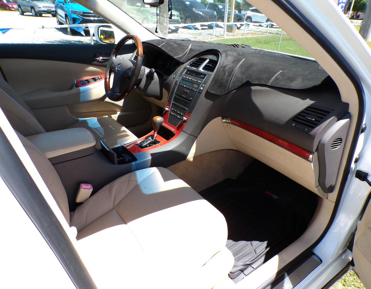 Lexus ES 350 Sedan 2011
