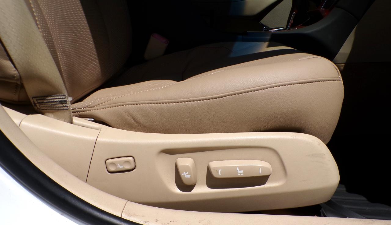 Lexus ES 350 Sedan 2011