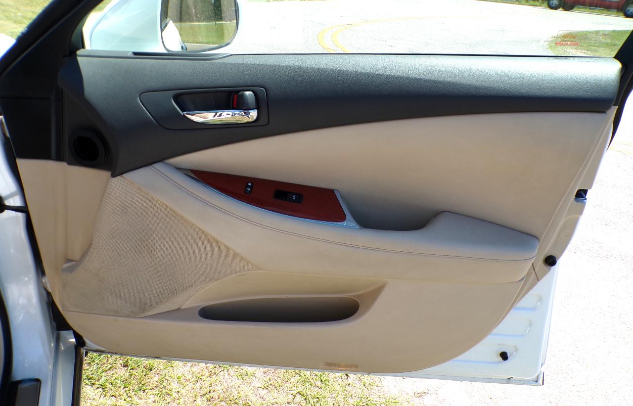 Lexus ES 350 Sedan 2011