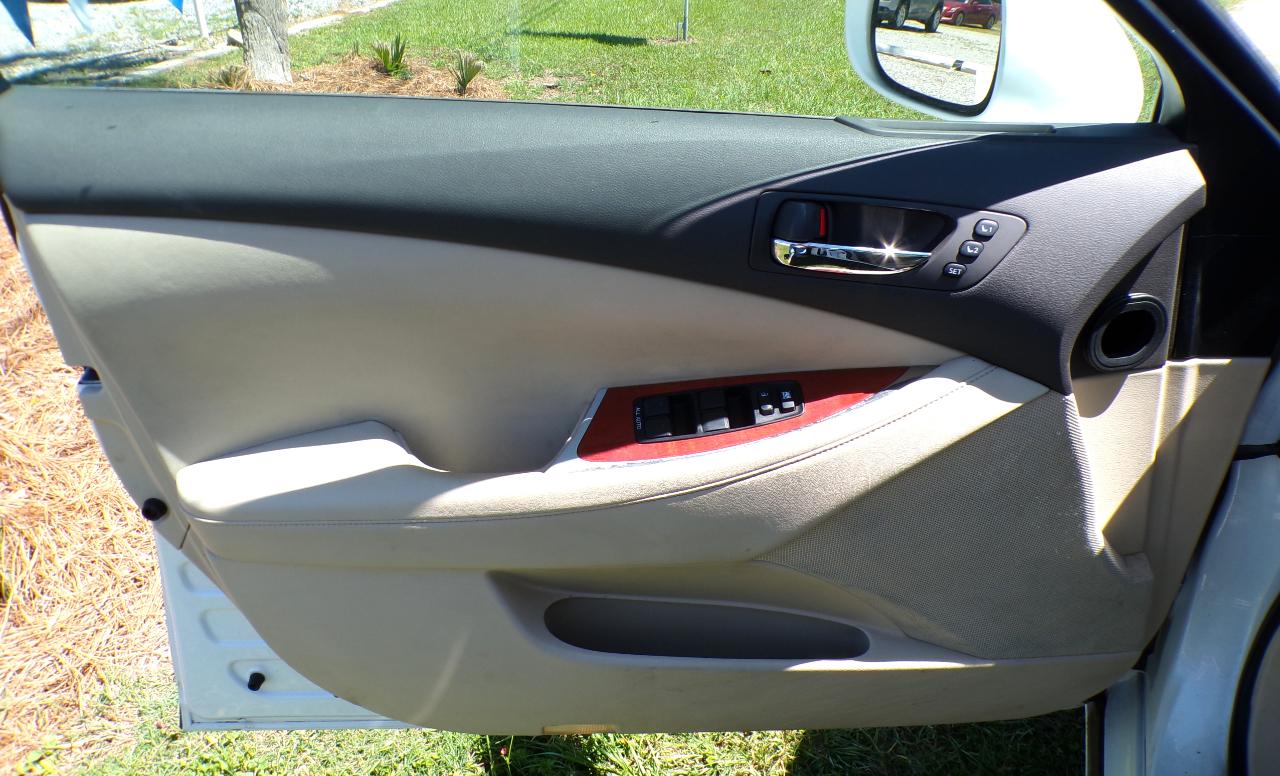 Lexus ES 350 Sedan 2011