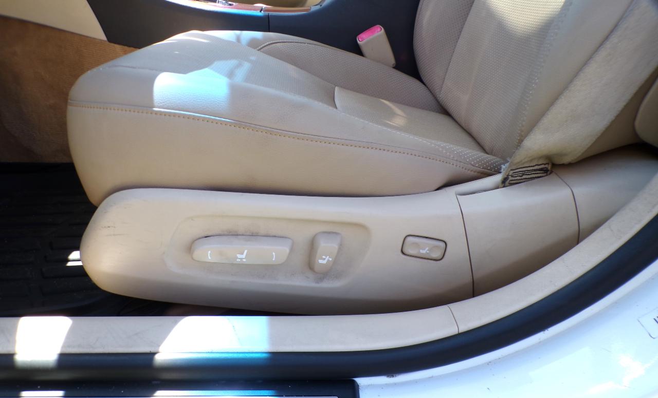 Lexus ES 350 Sedan 2011