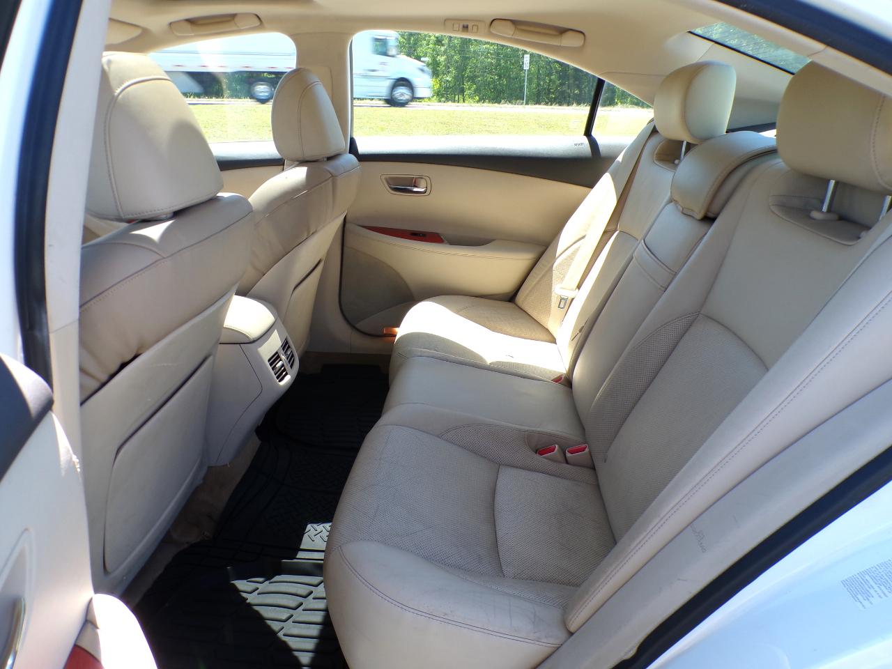 Lexus ES 350 Sedan 2011