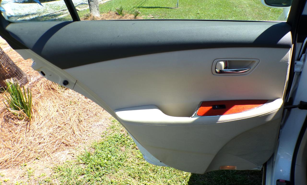 Lexus ES 350 Sedan 2011