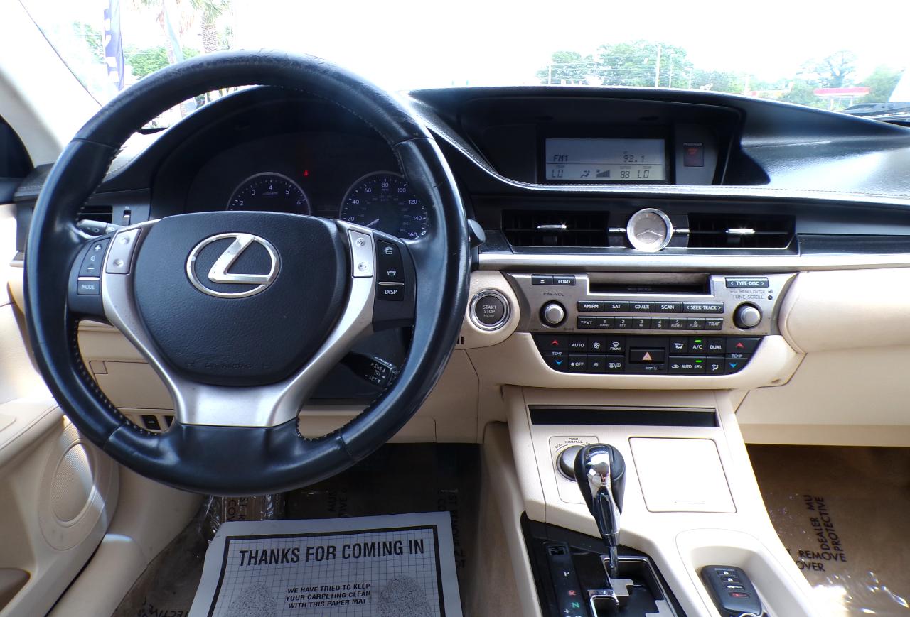 Lexus ES 350 Sedan 2014