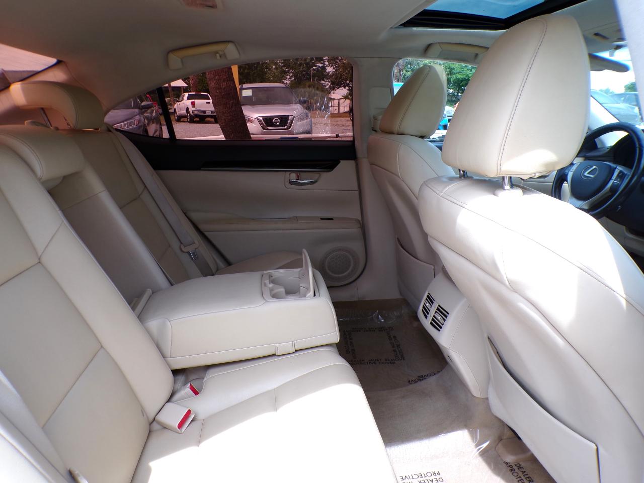 Lexus ES 350 Sedan 2014