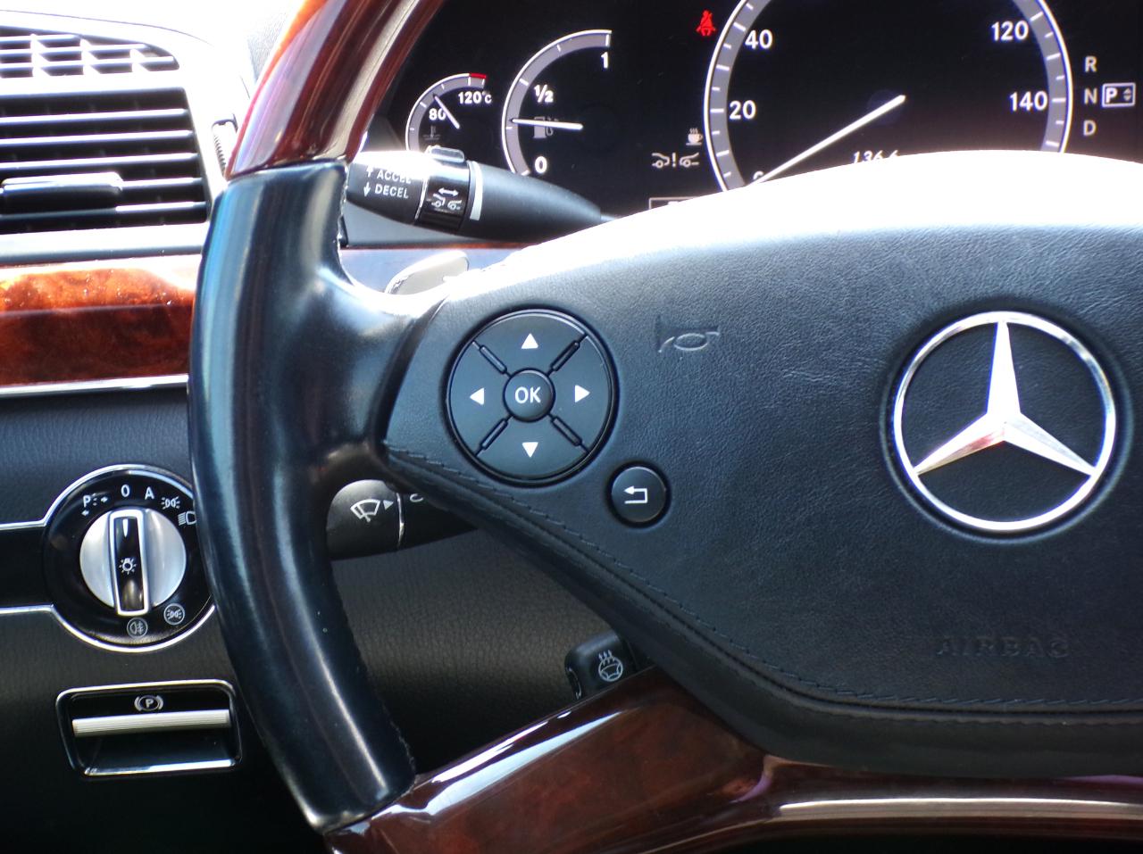 Mercedes-Benz S-Class S550 4-MATIC 2013