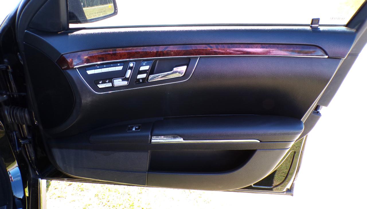 Mercedes-Benz S-Class S550 4-MATIC 2013