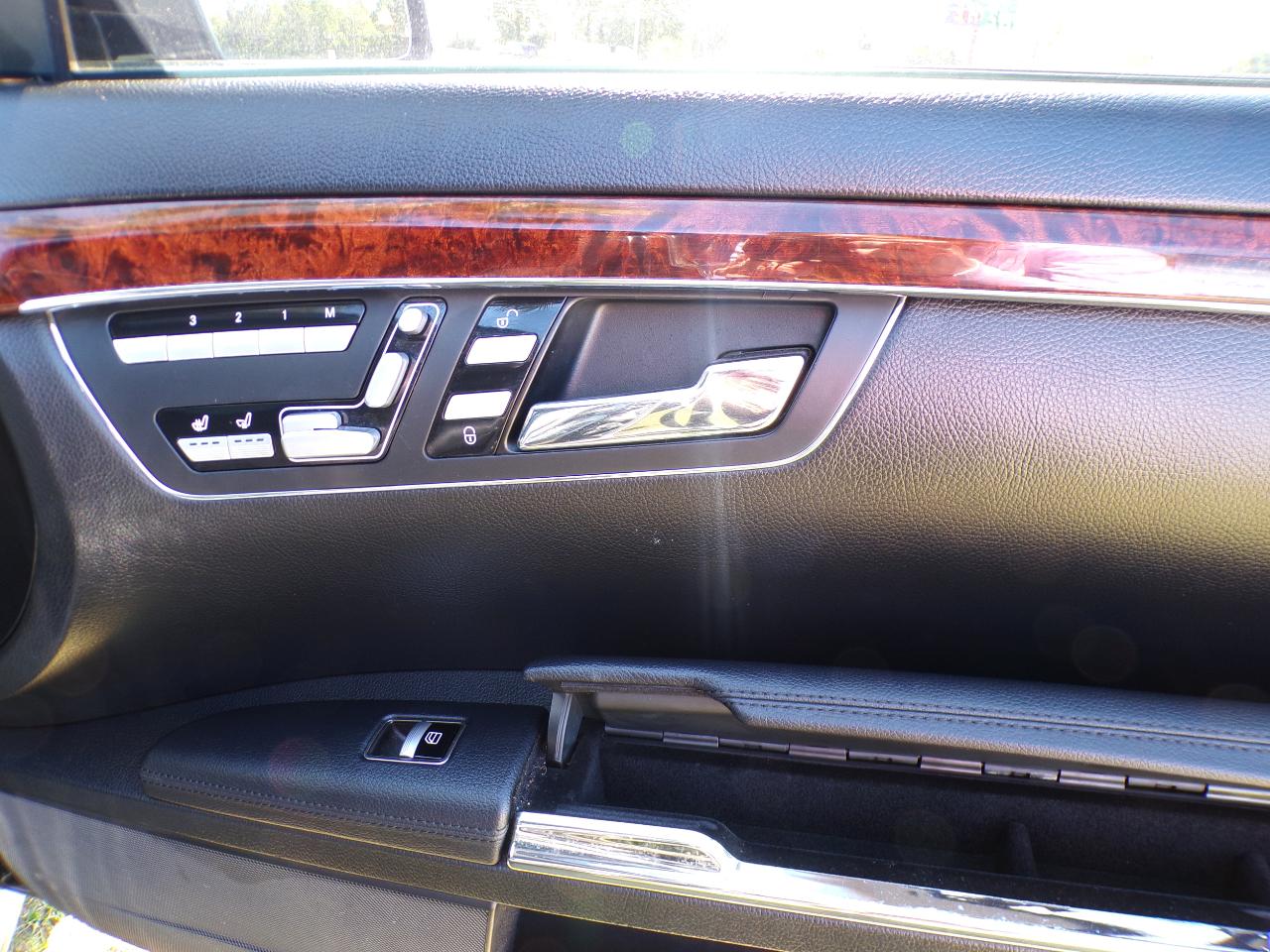 Mercedes-Benz S-Class S550 4-MATIC 2013