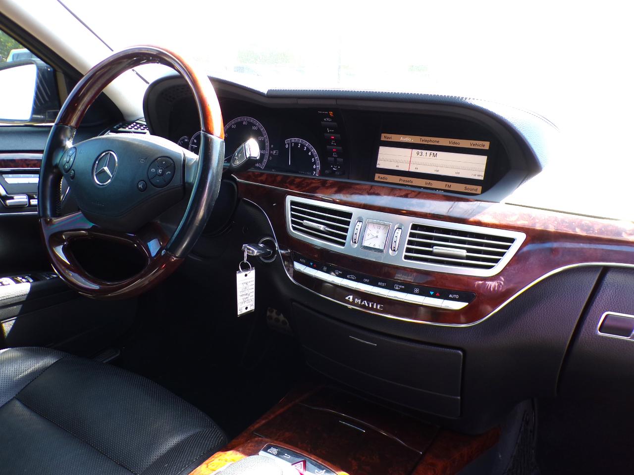 Mercedes-Benz S-Class S550 4-MATIC 2013
