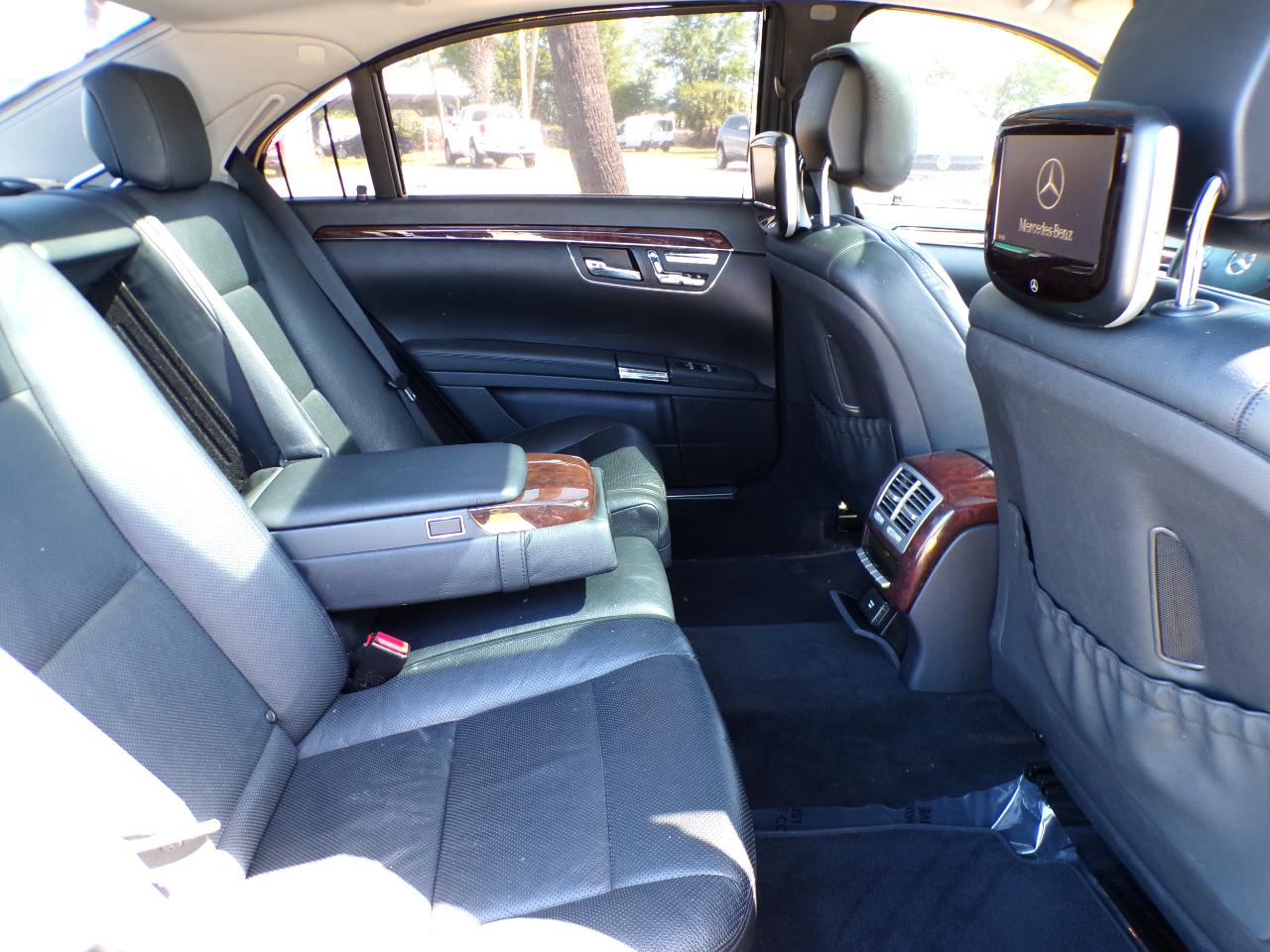 Mercedes-Benz S-Class S550 4-MATIC 2013