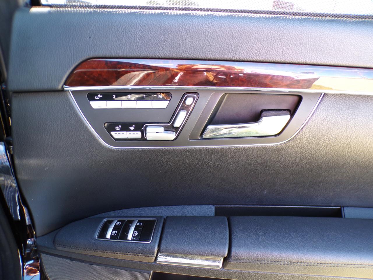 Mercedes-Benz S-Class S550 4-MATIC 2013