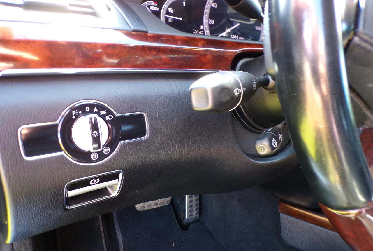 Mercedes-Benz S-Class S550 4-MATIC 2013