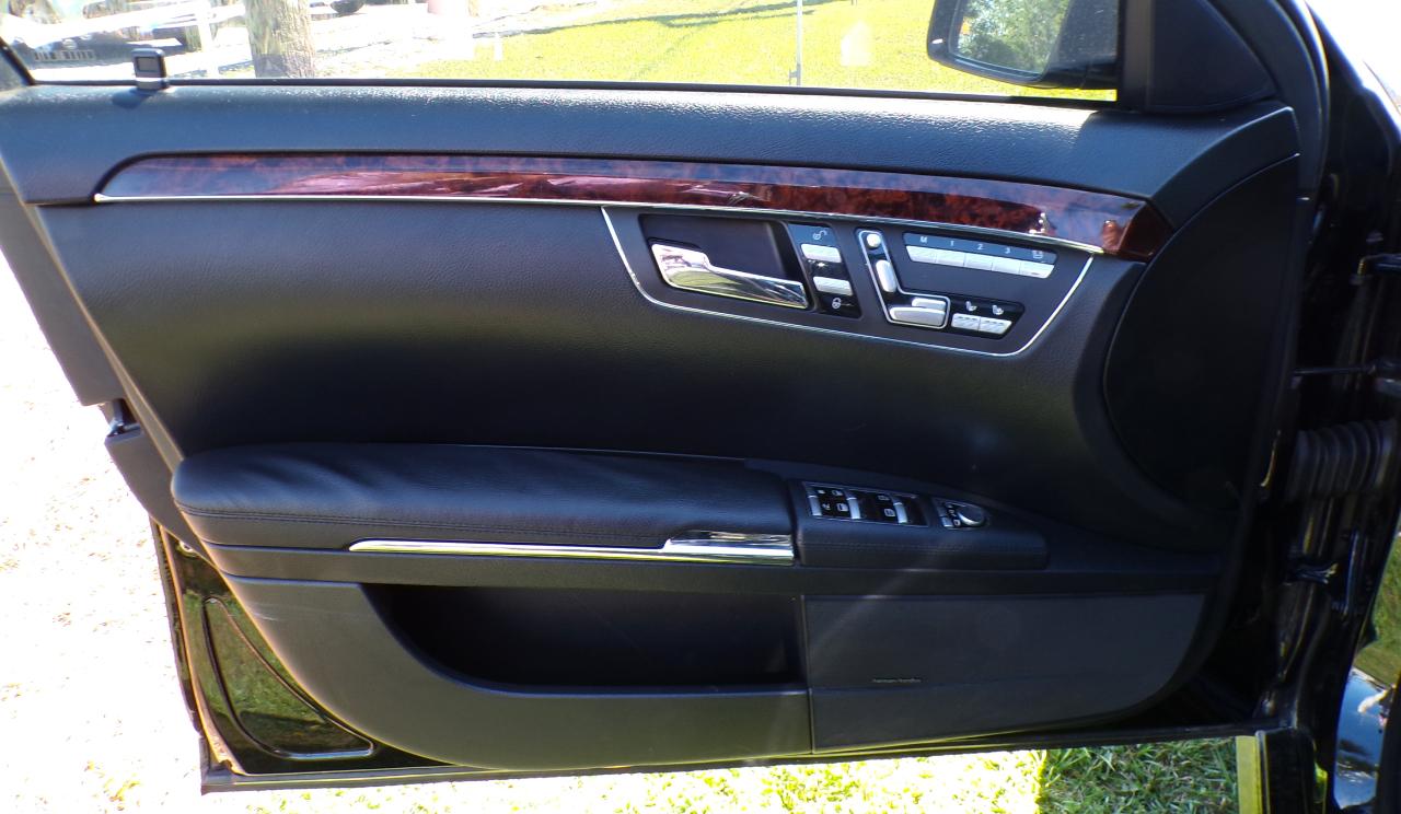 Mercedes-Benz S-Class S550 4-MATIC 2013