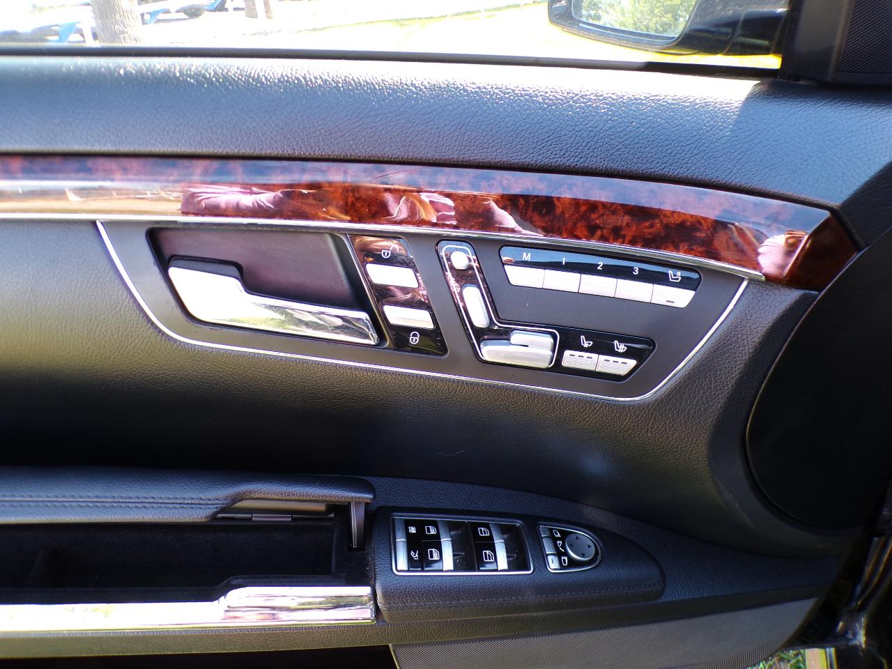 Mercedes-Benz S-Class S550 4-MATIC 2013