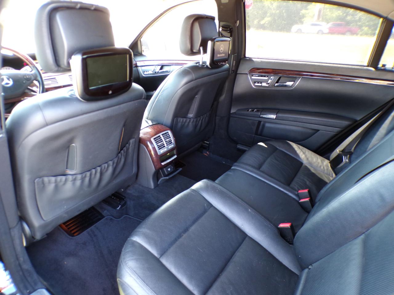 Mercedes-Benz S-Class S550 4-MATIC 2013