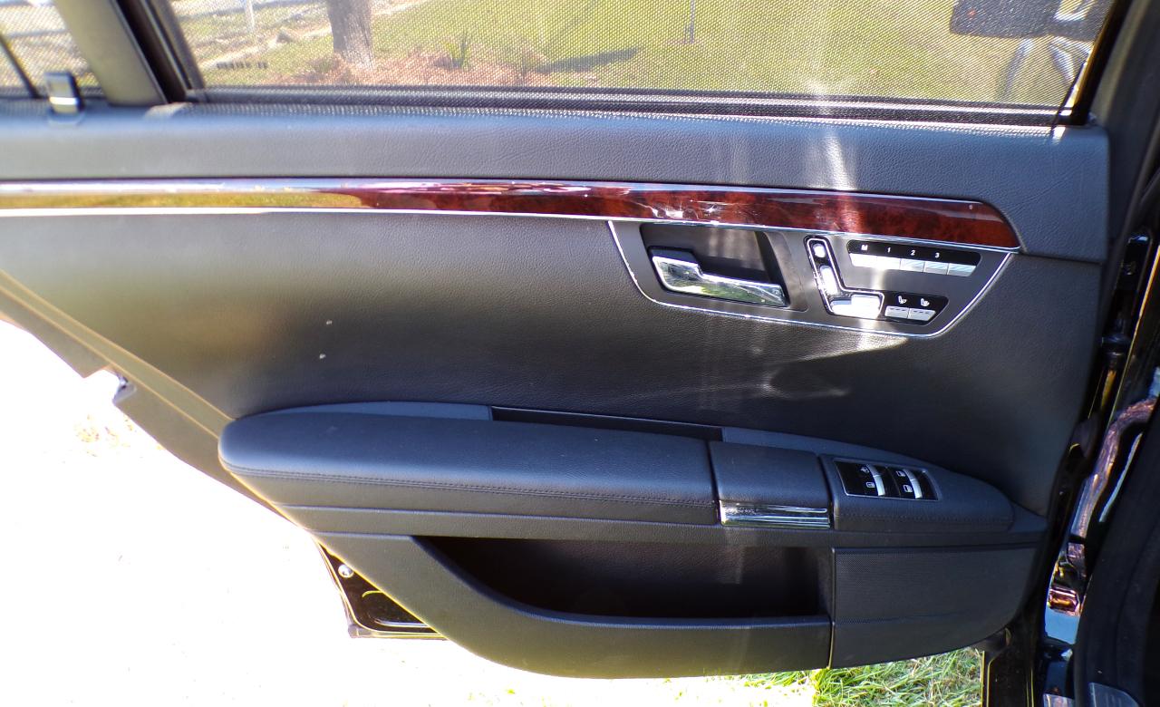 Mercedes-Benz S-Class S550 4-MATIC 2013