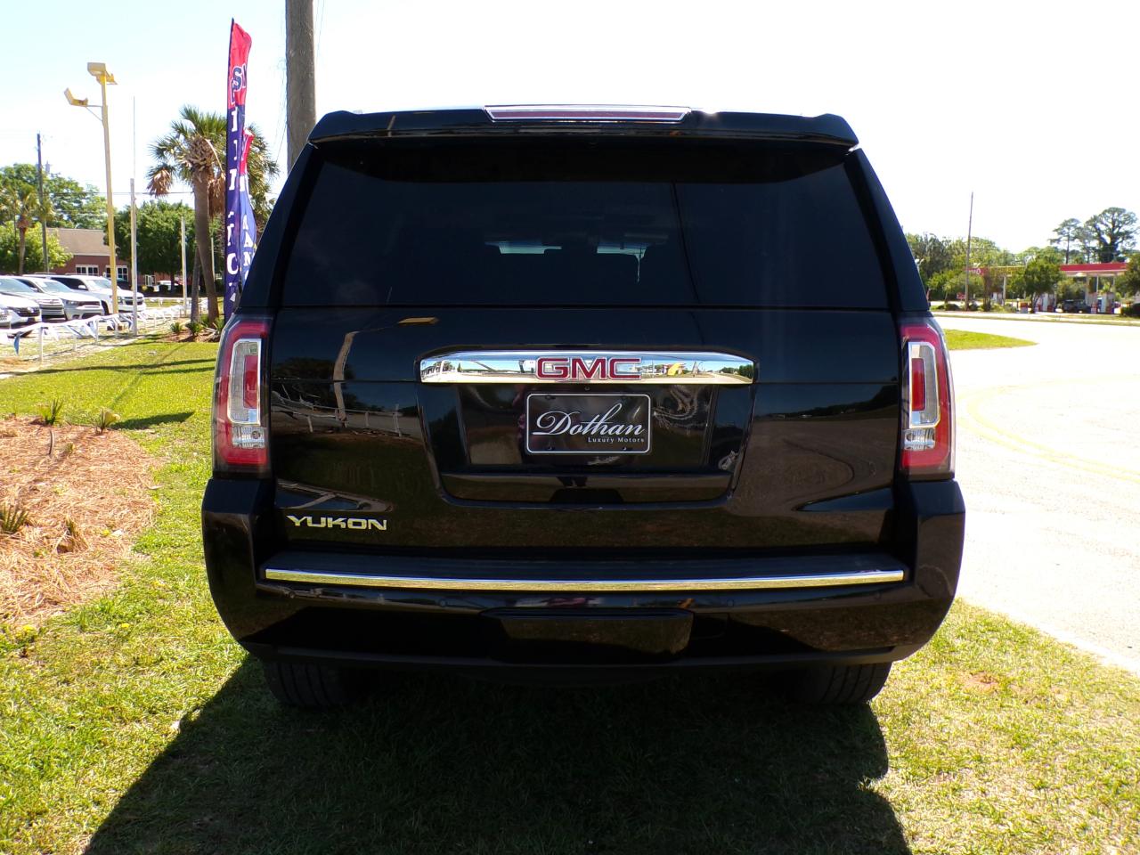 GMC Yukon Denali 4WD 2017