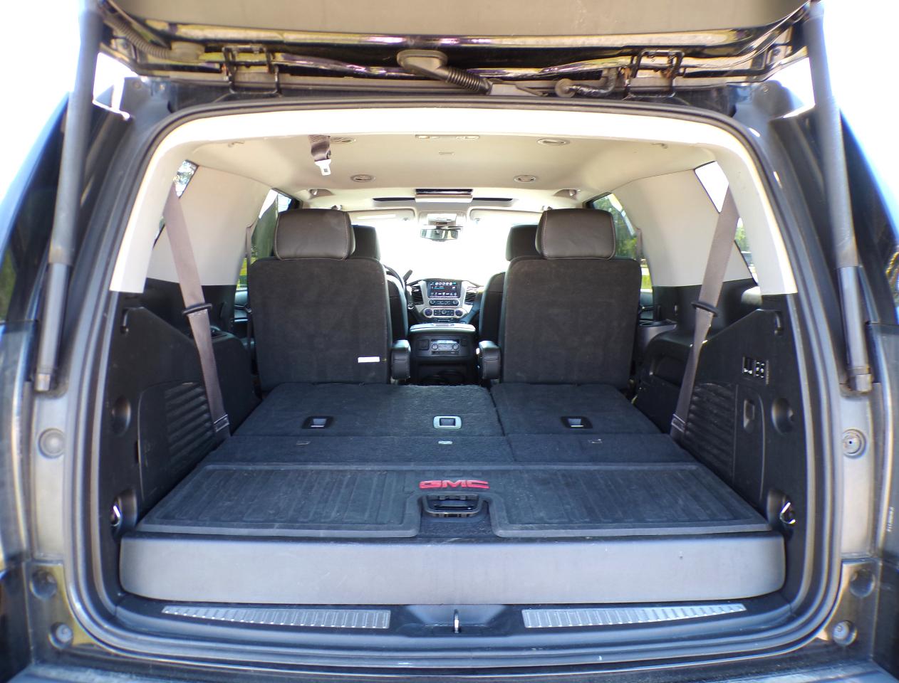 GMC Yukon Denali 4WD 2017