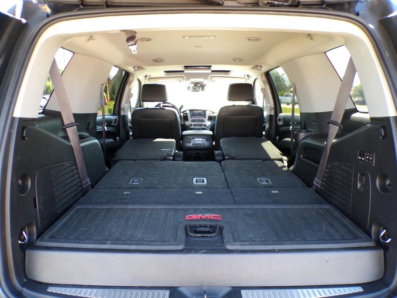 GMC Yukon Denali 4WD 2017