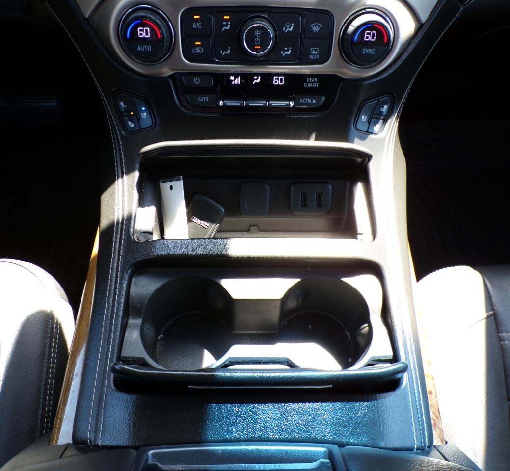 GMC Yukon Denali 4WD 2017