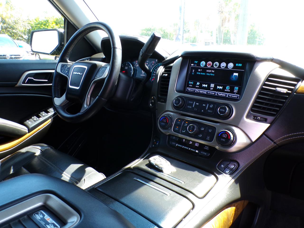 GMC Yukon Denali 4WD 2017