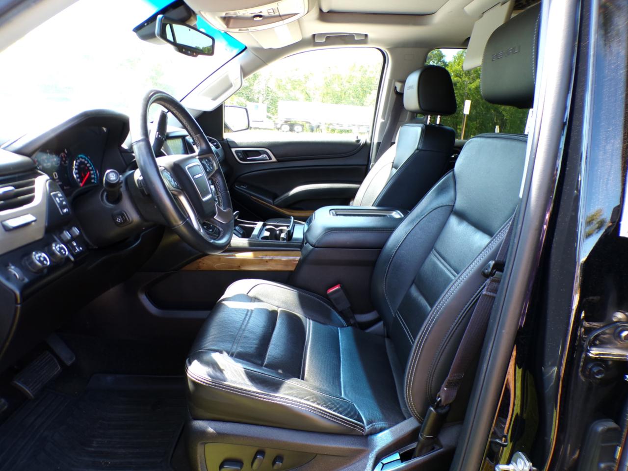 GMC Yukon Denali 4WD 2017