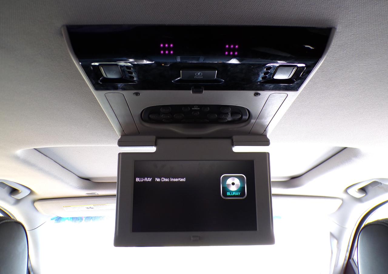 GMC Yukon Denali 4WD 2017