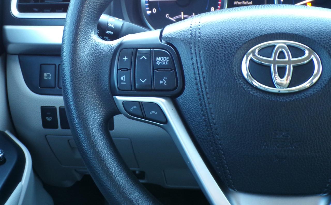 Toyota Highlander LE 2017