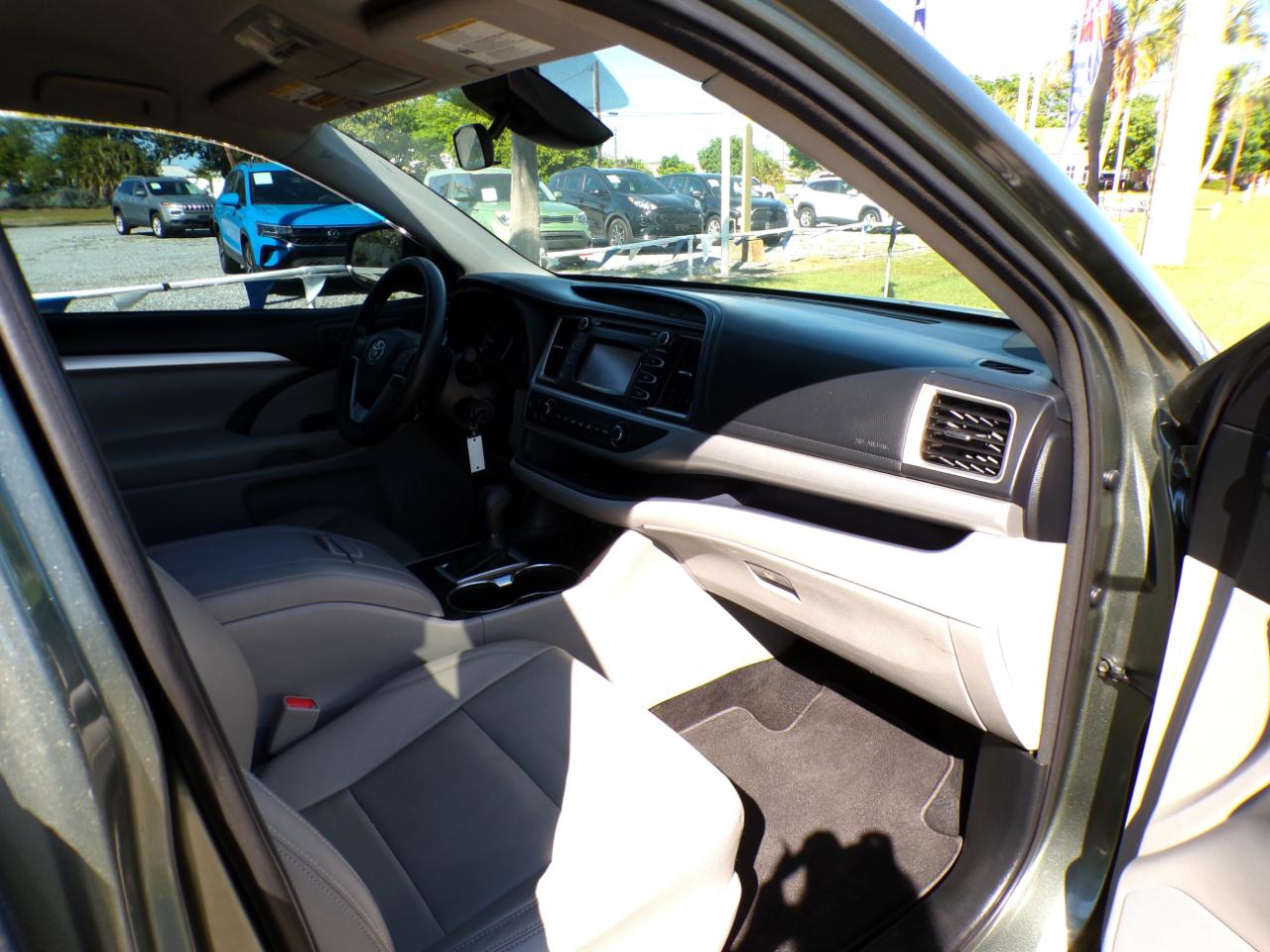 Toyota Highlander LE 2017