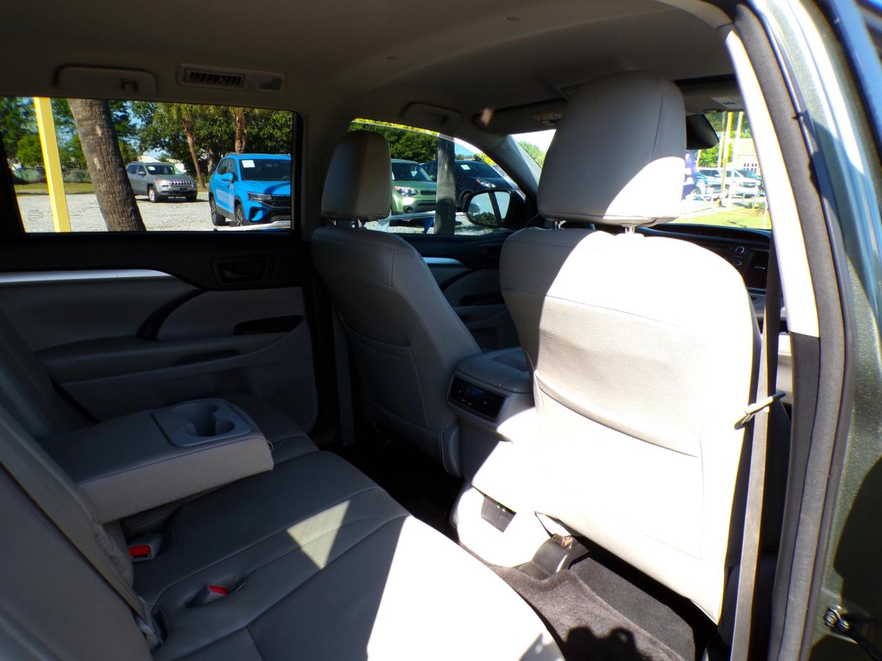 Toyota Highlander LE 2017