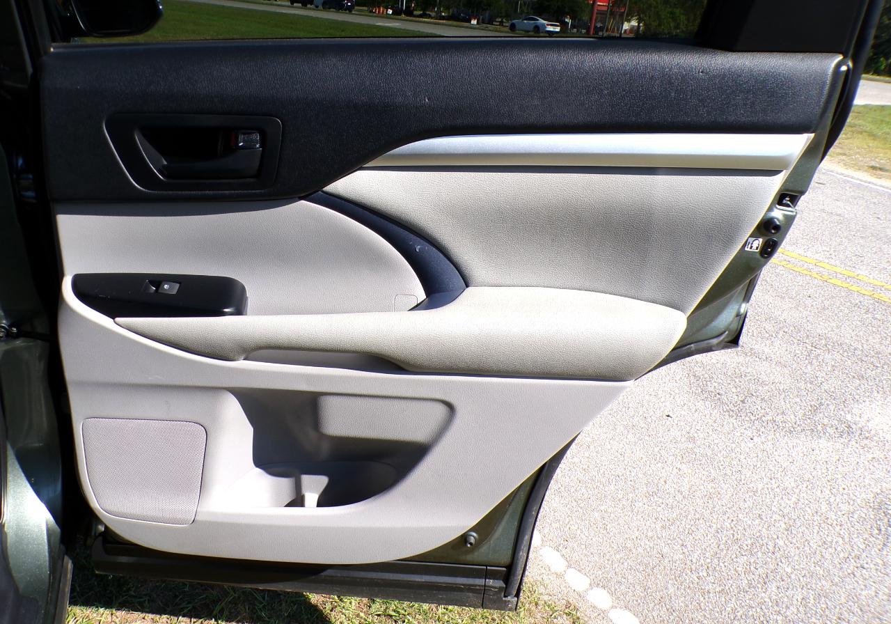 Toyota Highlander LE 2017