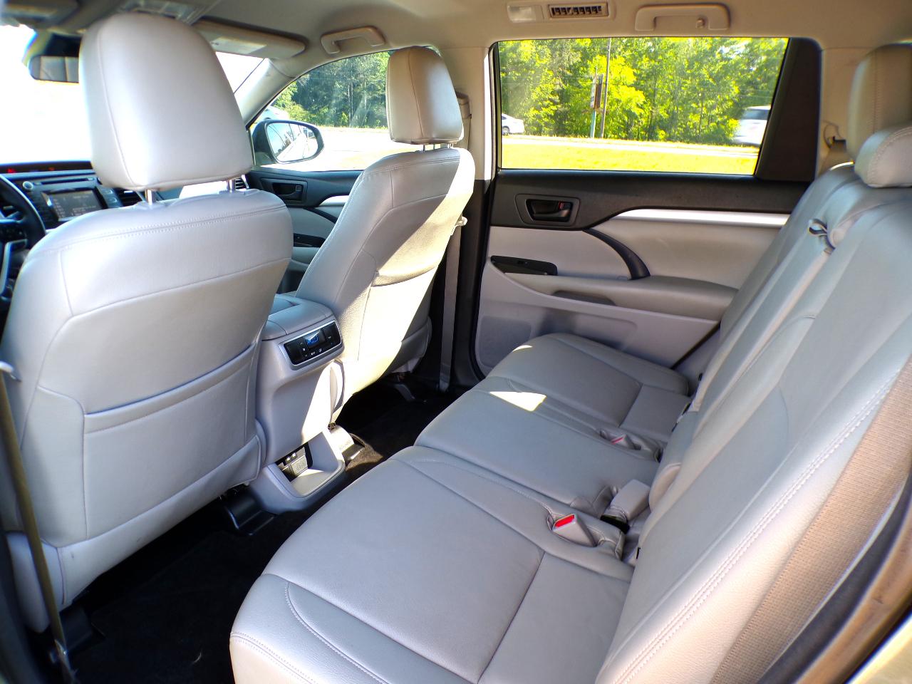 Toyota Highlander LE 2017