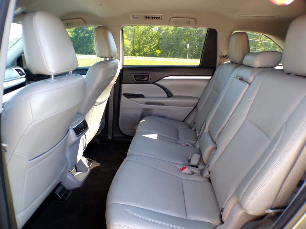 Toyota Highlander LE 2017