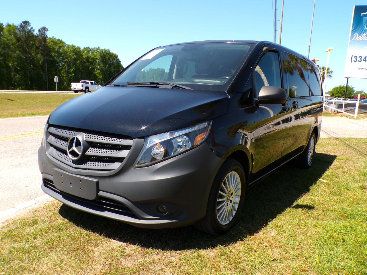 Mercedes-Benz Metris Passenger Van 2021