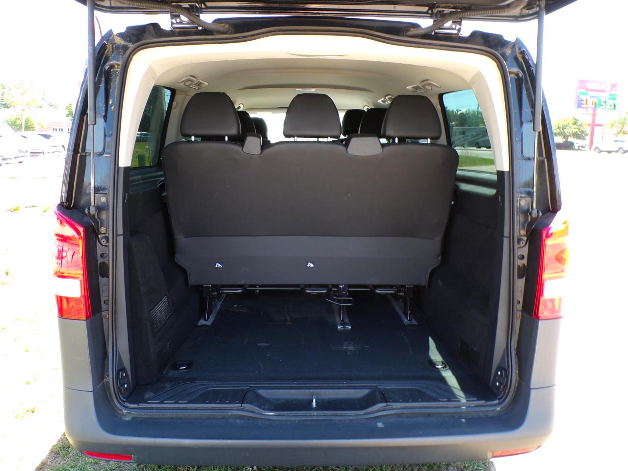 Mercedes-Benz Metris Passenger Van 2021