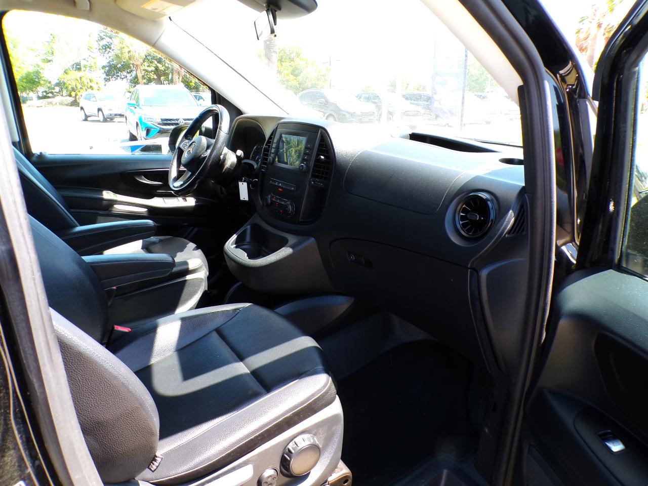 Mercedes-Benz Metris Passenger Van 2021