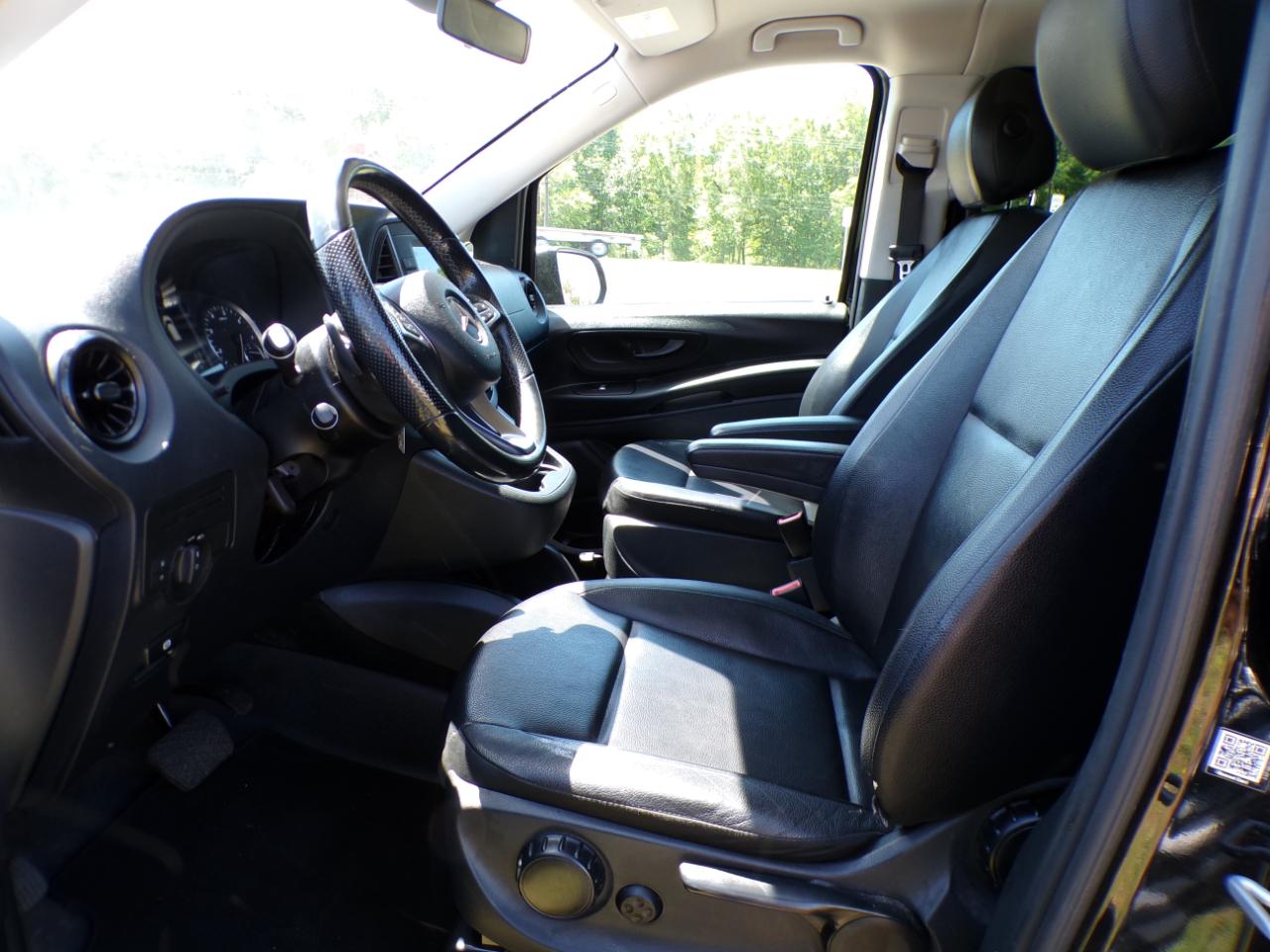 Mercedes-Benz Metris Passenger Van 2021