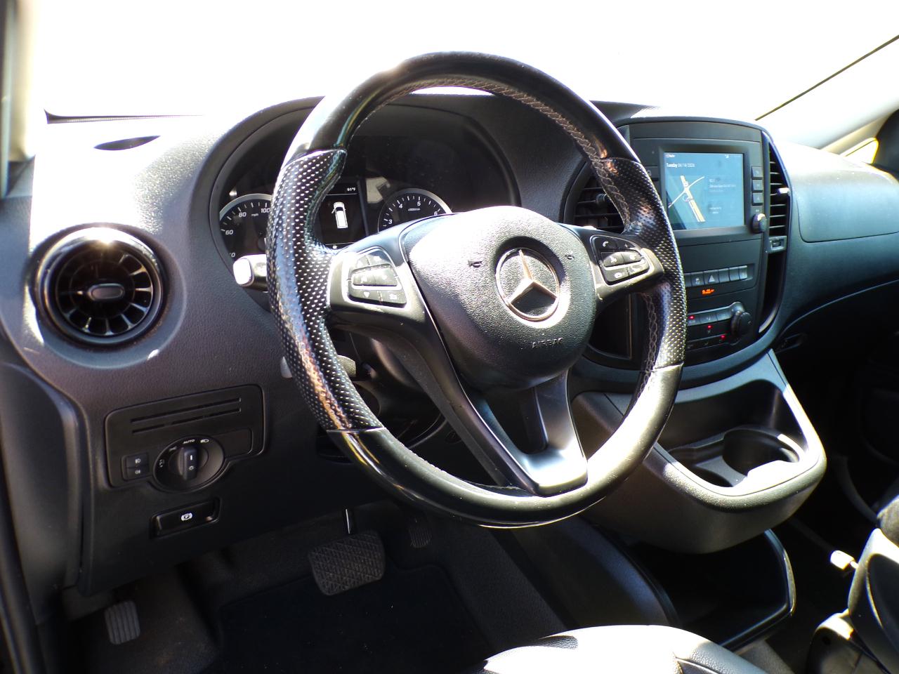 Mercedes-Benz Metris Passenger Van 2021