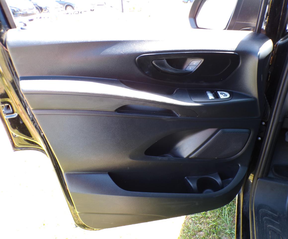 Mercedes-Benz Metris Passenger Van 2021