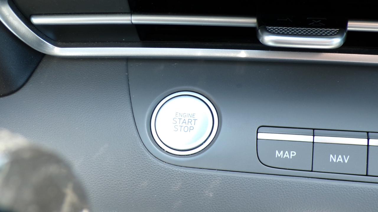 Hyundai Elantra SEL 2023