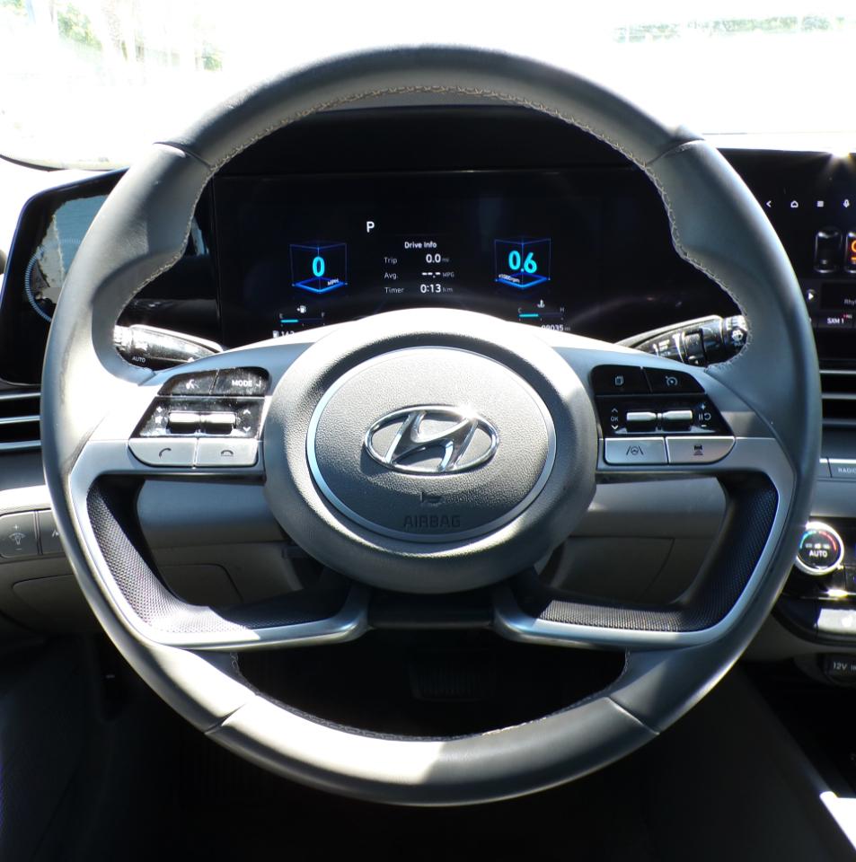 Hyundai Elantra SEL 2023