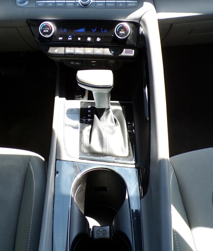 Hyundai Elantra SEL 2023