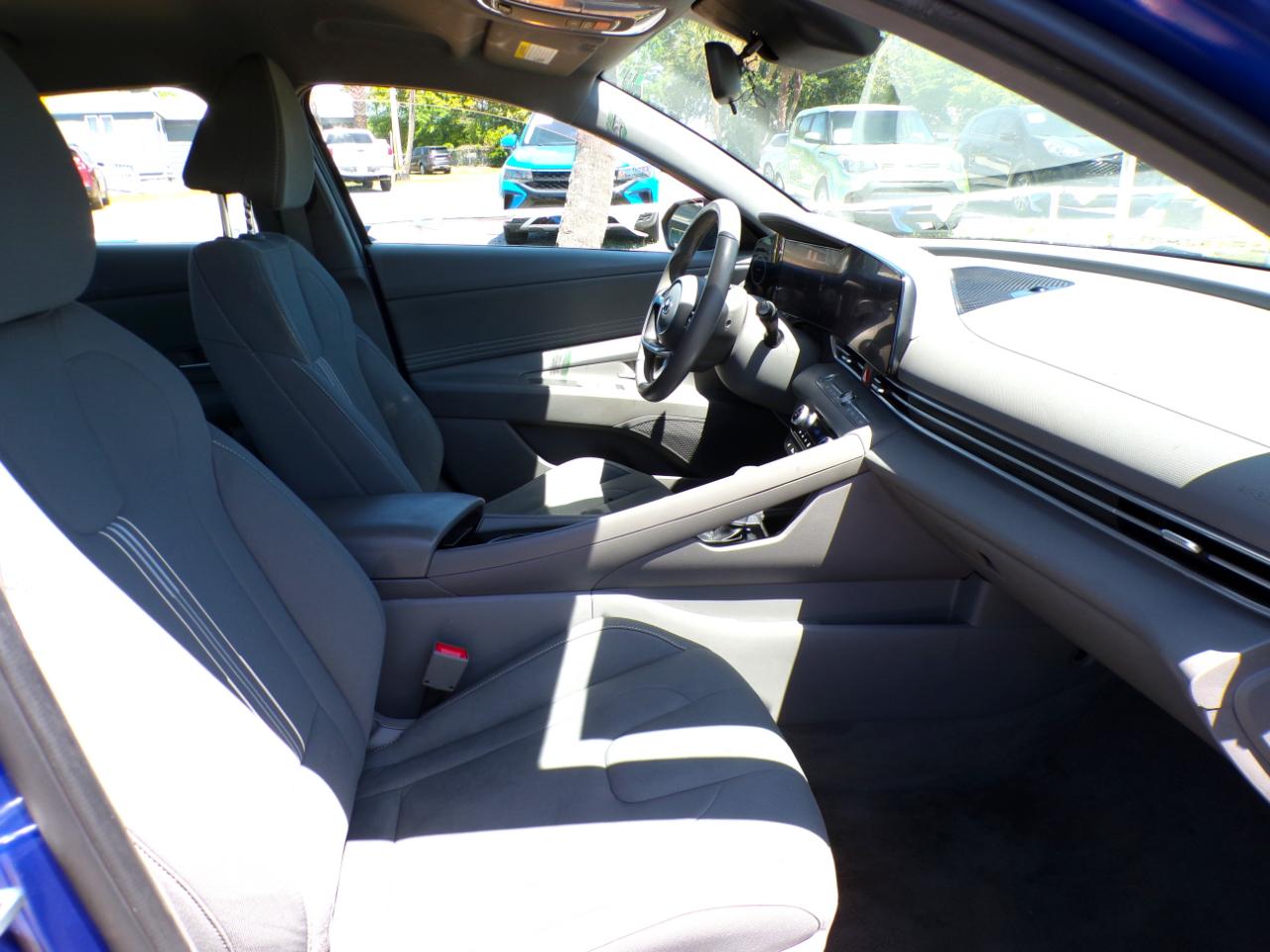 Hyundai Elantra SEL 2023