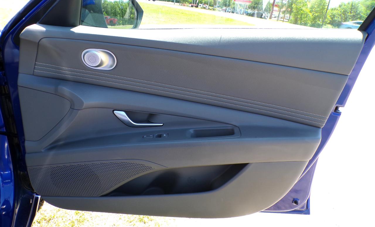 Hyundai Elantra SEL 2023