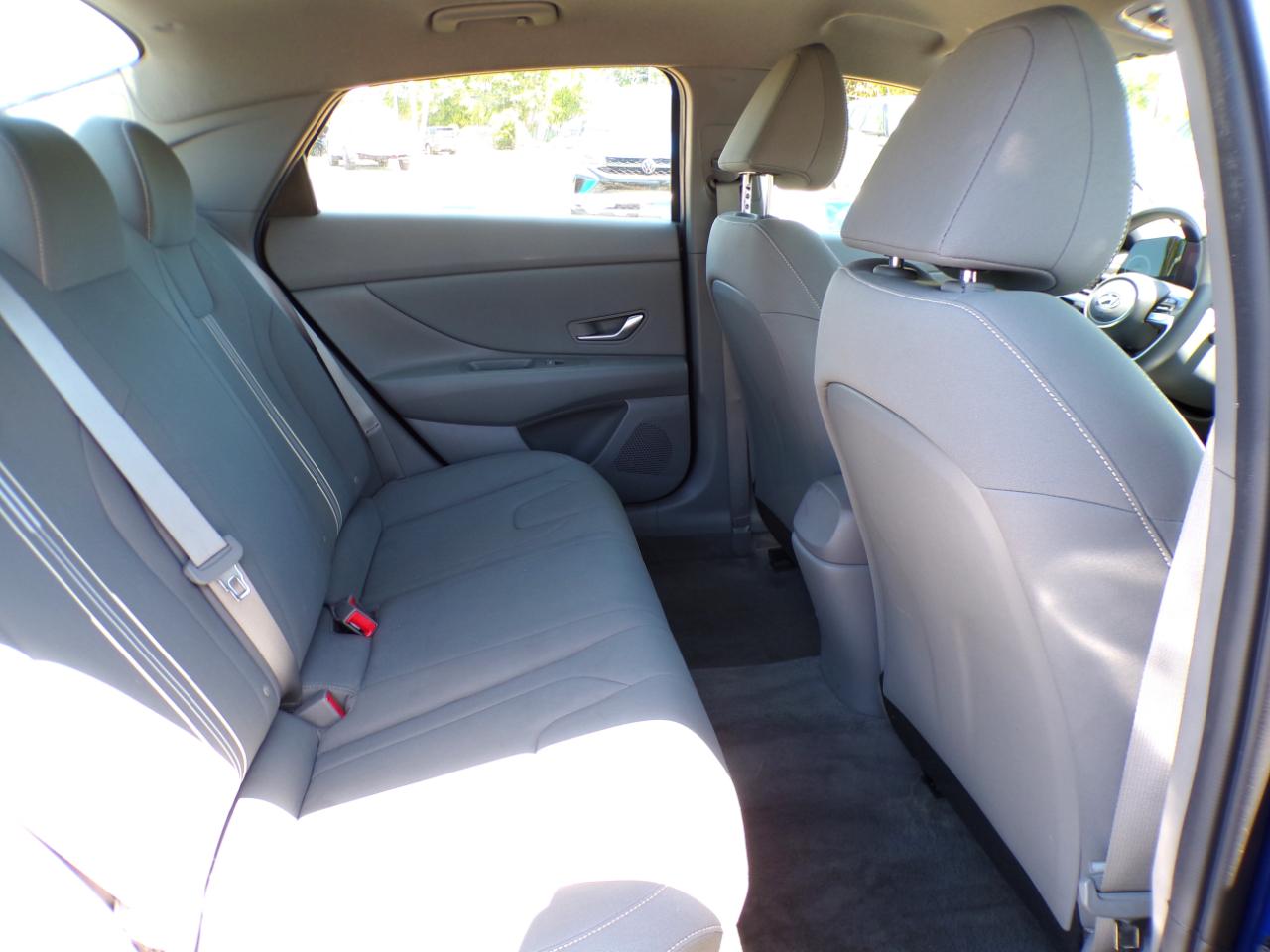 Hyundai Elantra SEL 2023