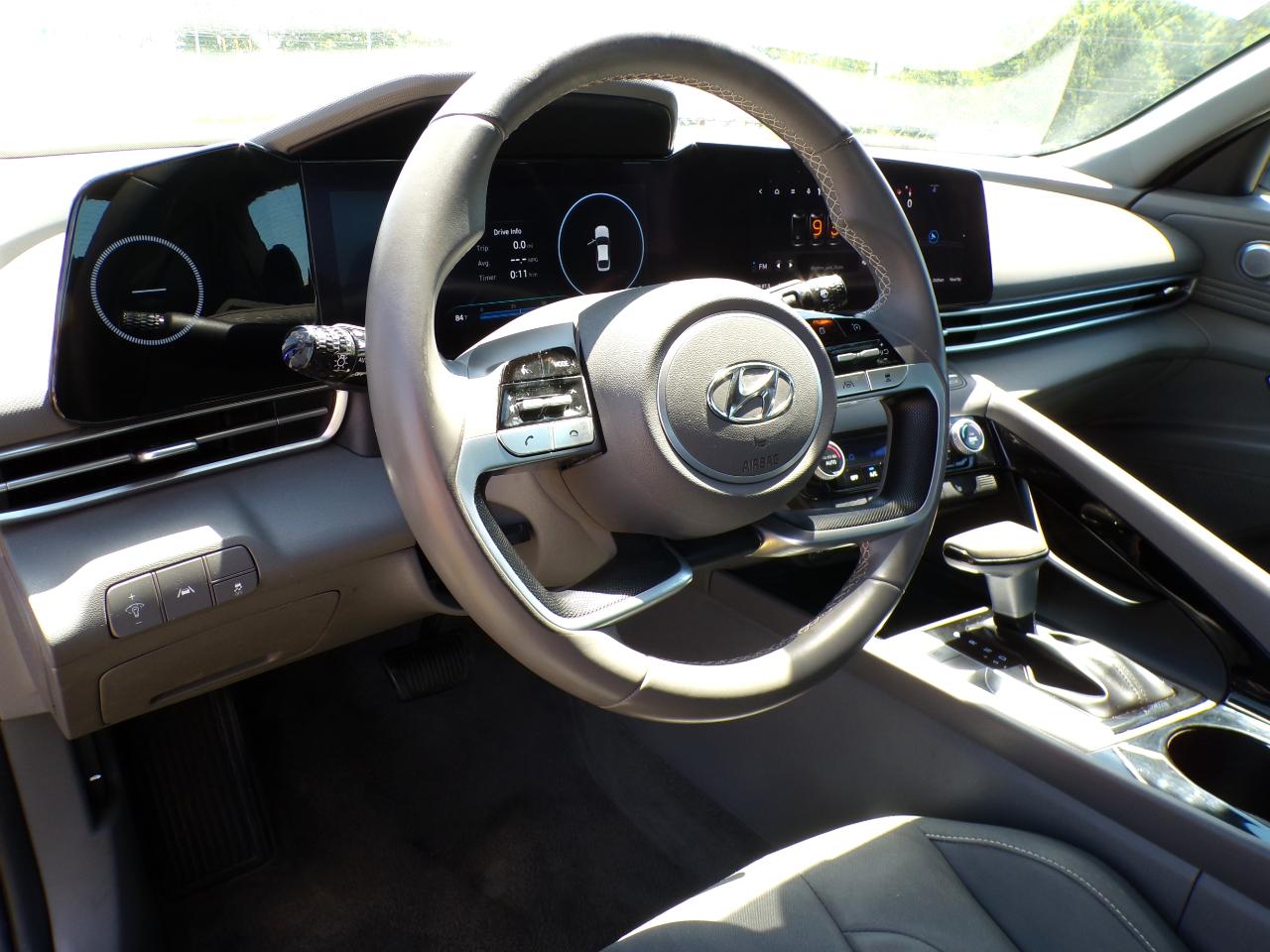 Hyundai Elantra SEL 2023