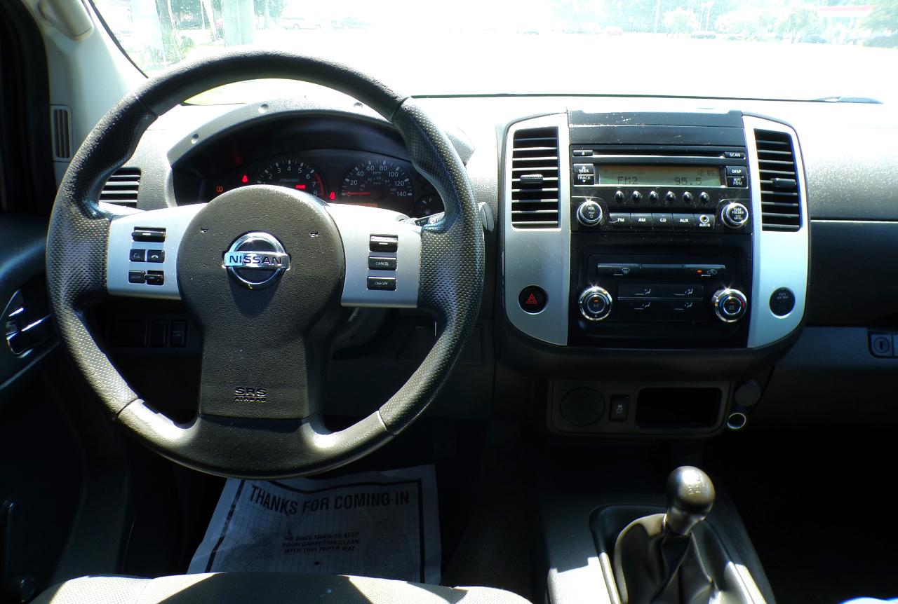 Nissan Frontier  2015