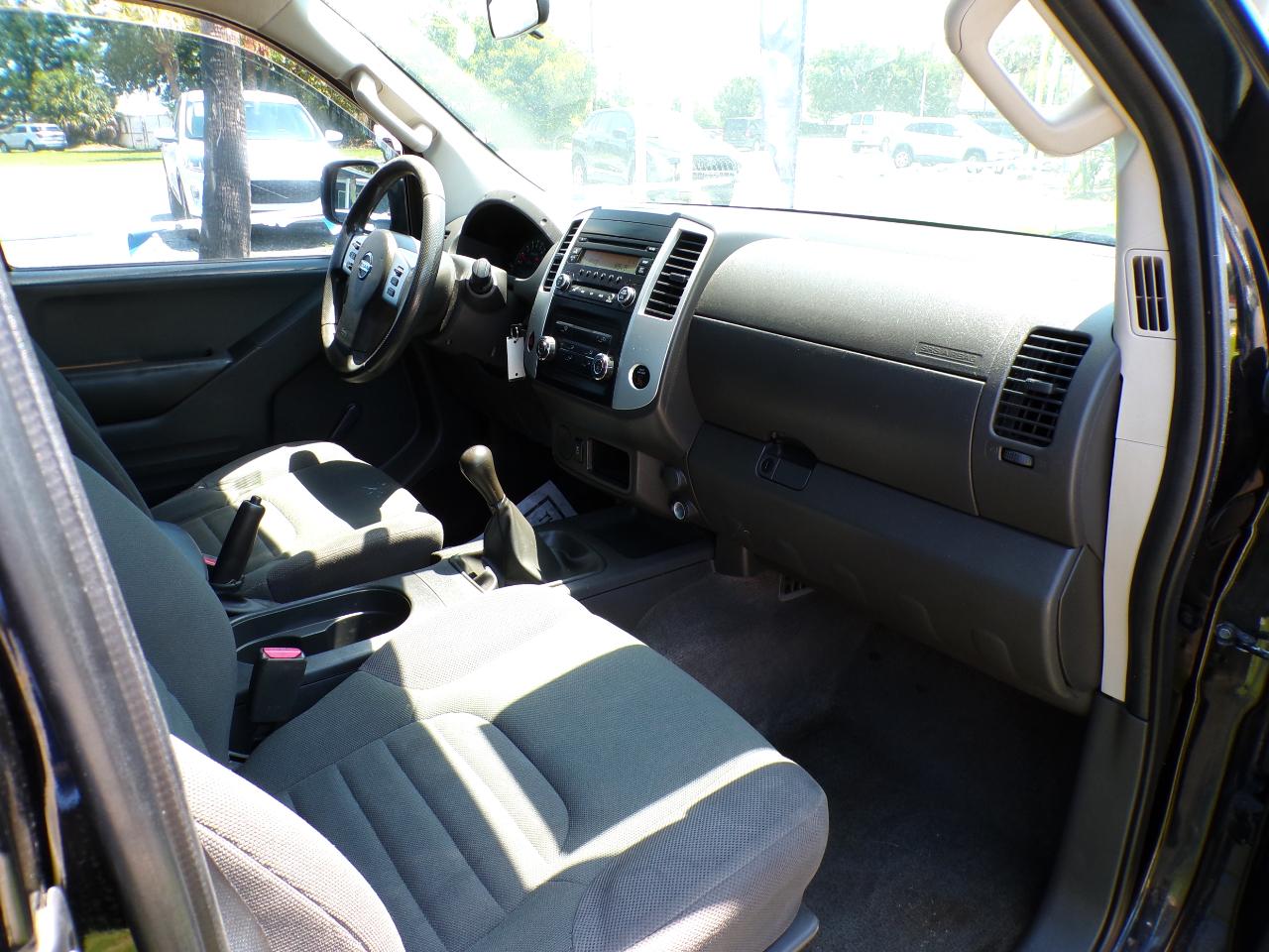 Nissan Frontier  2015