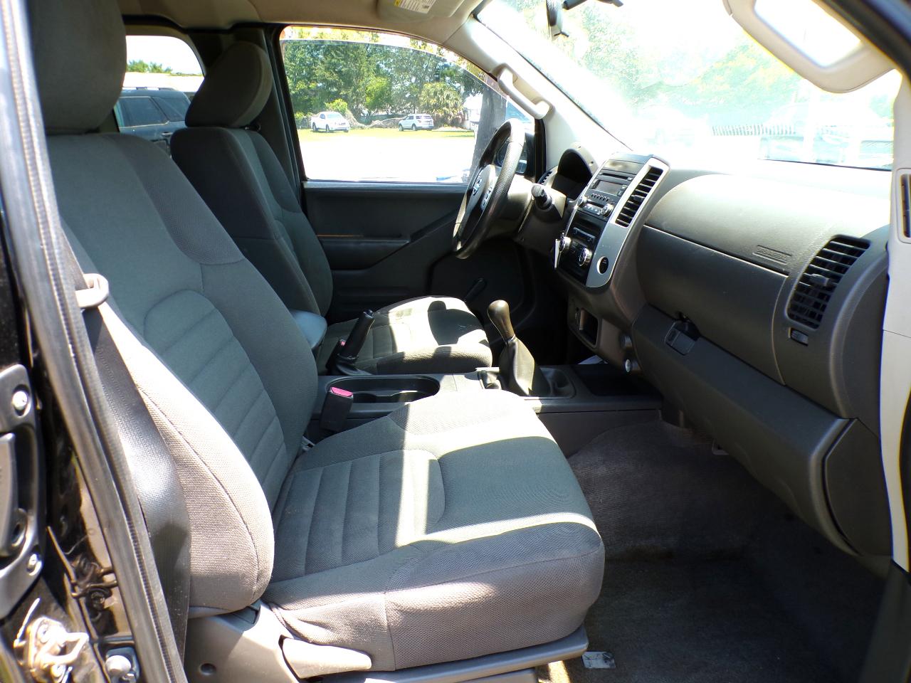Nissan Frontier  2015